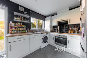 kitchen- click for photo gallery